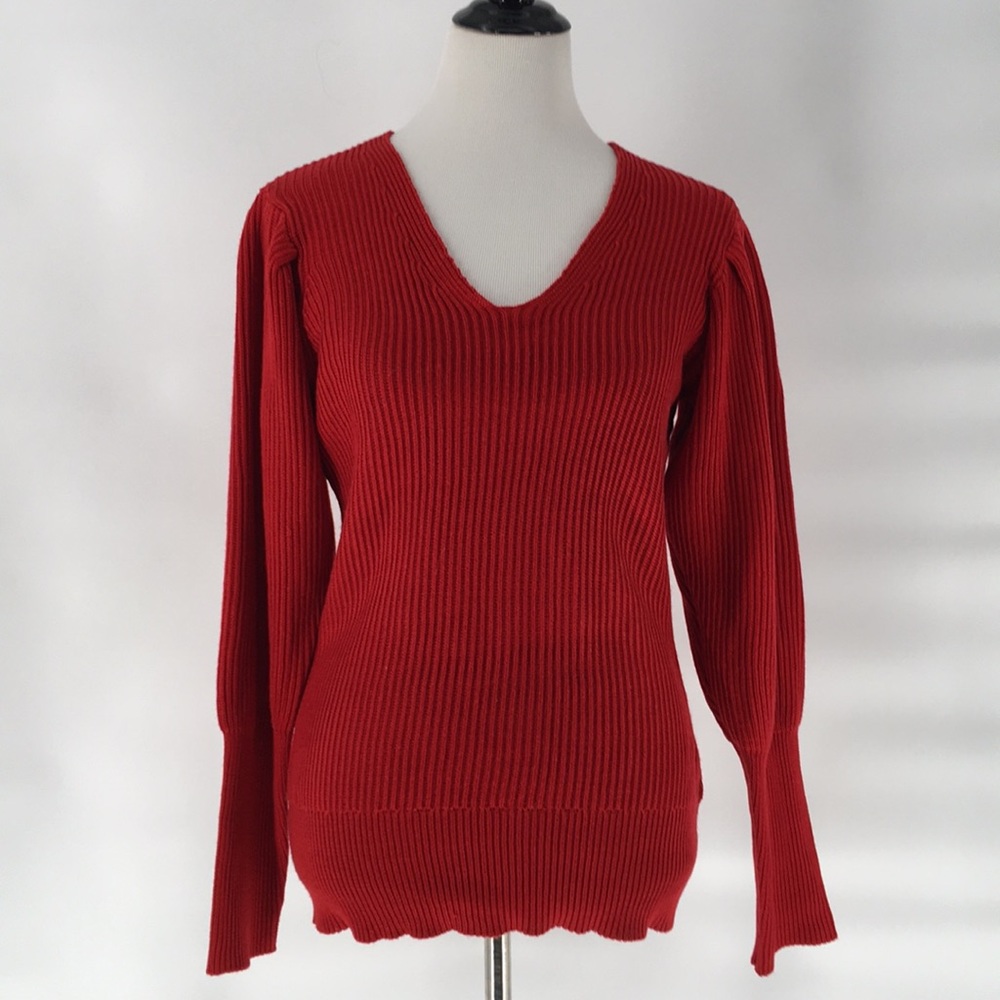 Classic V-Neck Ribbed Sweater - Red